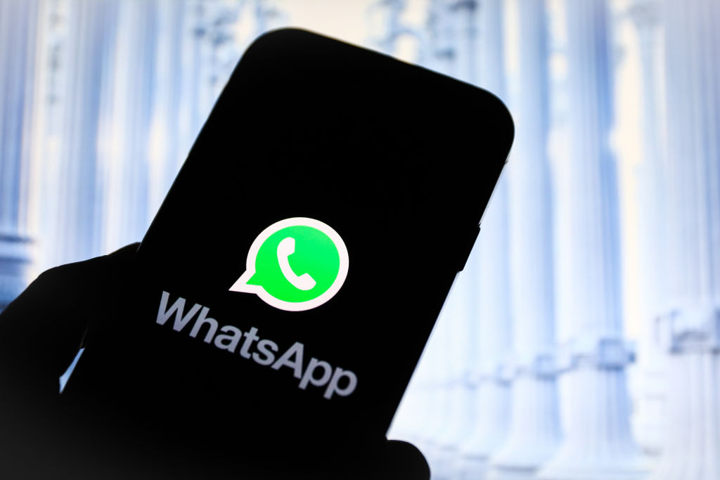 A viabilidade da dispensa do empregado por meio do WhatsApp